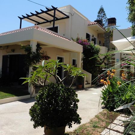Julies Apartments Kokkini Hani Bagian luar foto