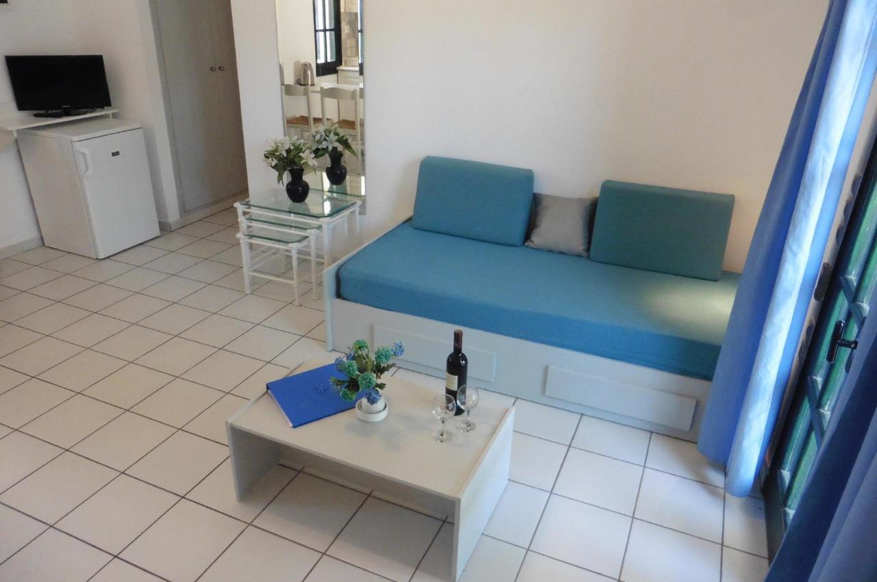 Julies Apartments Kokkini Hani Bagian luar foto